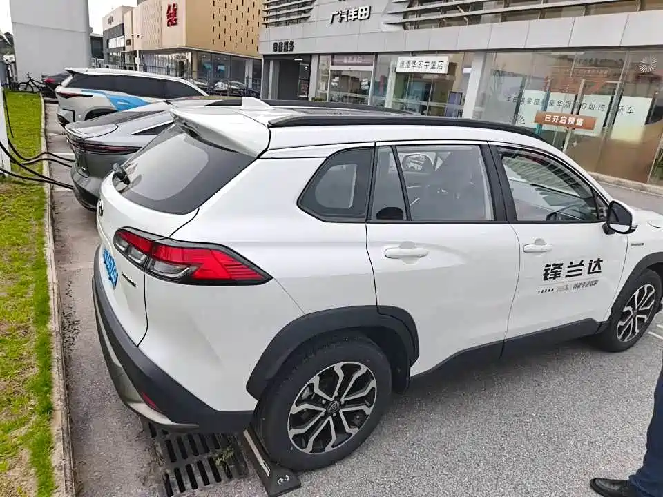 Toyota Frontlander 2023 2.0L Smart Hybrid Dual Engine Prestige Edition фото 4