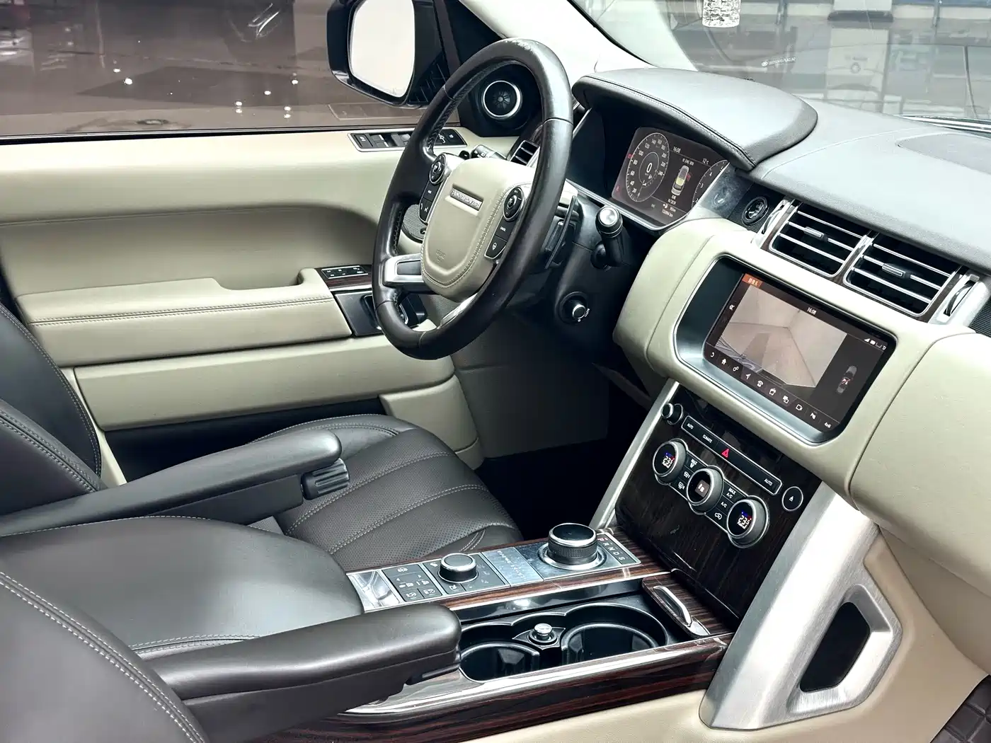 Фото 9 - Land Rover Range Rover