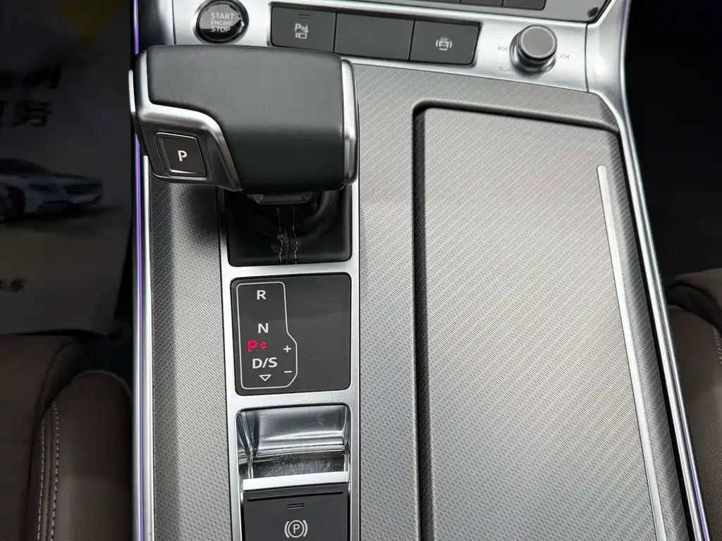 Фото 20 - Audi A7L