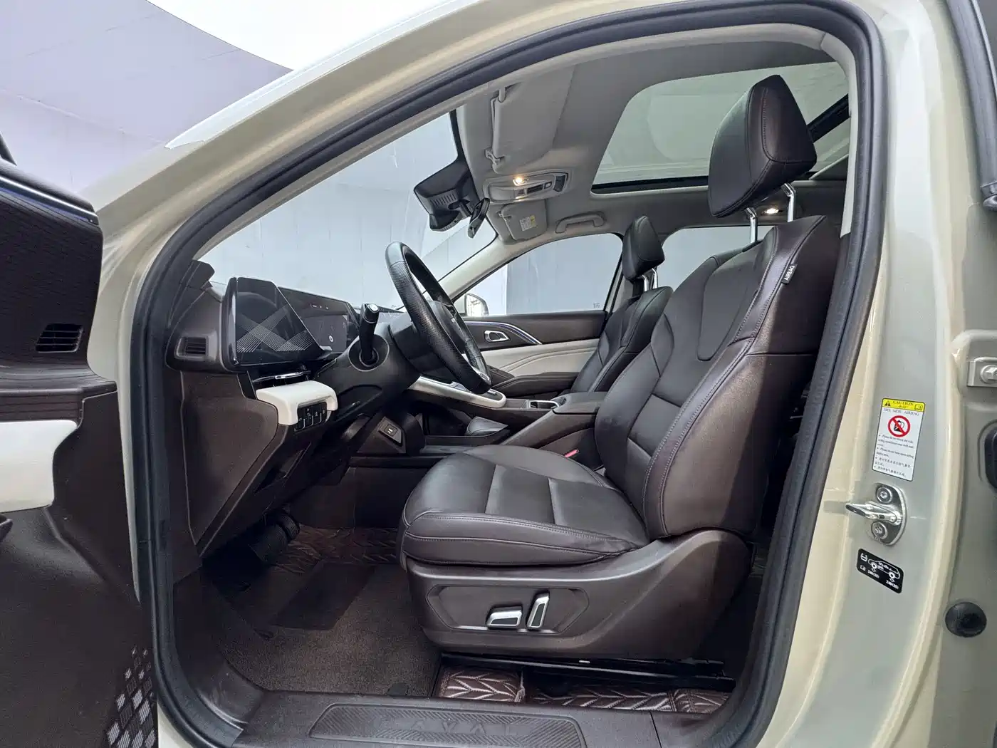 Haval Xiaolong MAX 2023 1.5L Hi4 105 4WD Pilot Edition фото 30
