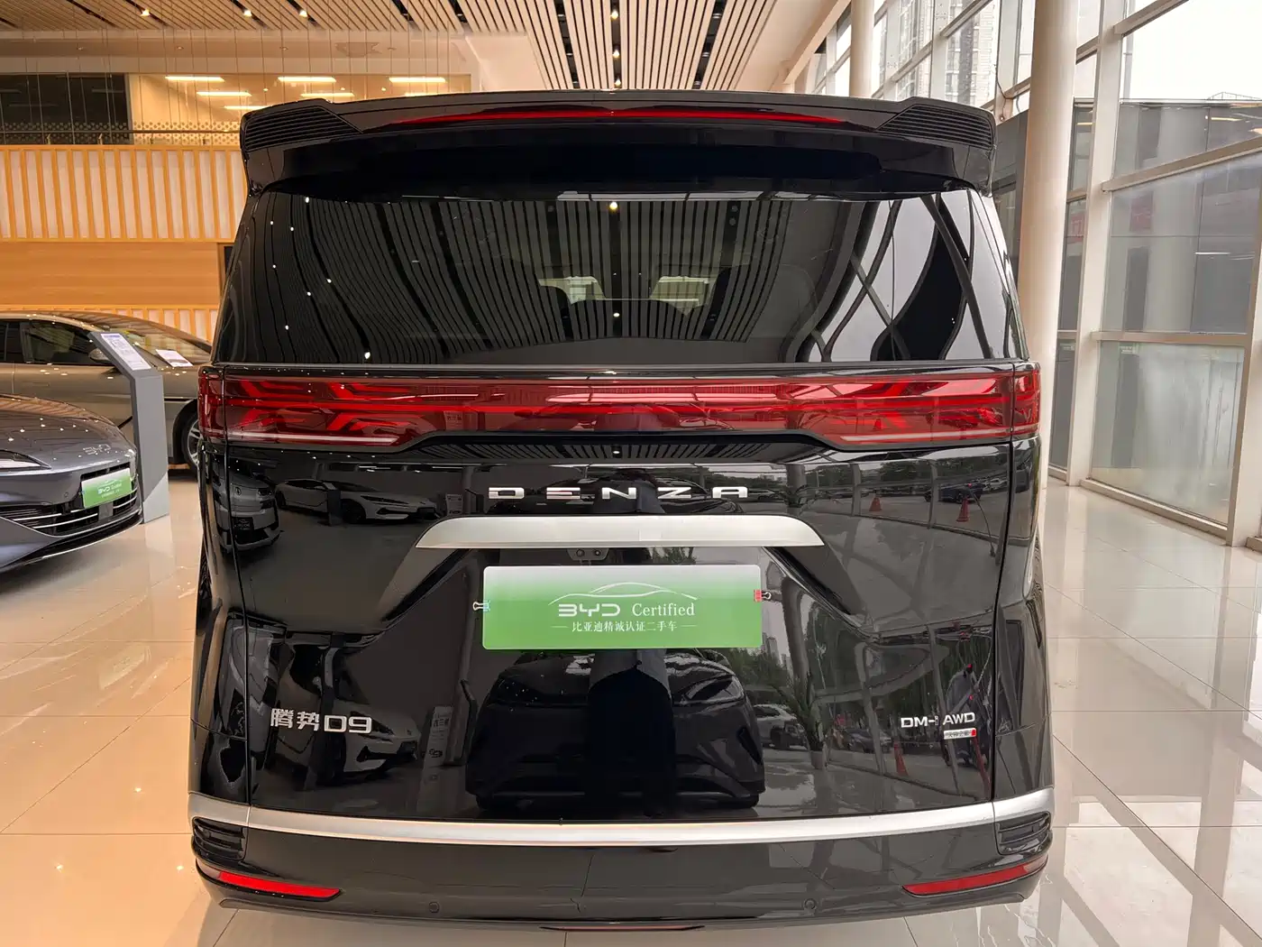 Denza D9 2025 DM-i Smart Drive Edition 1020 AWD Prestige фото 8
