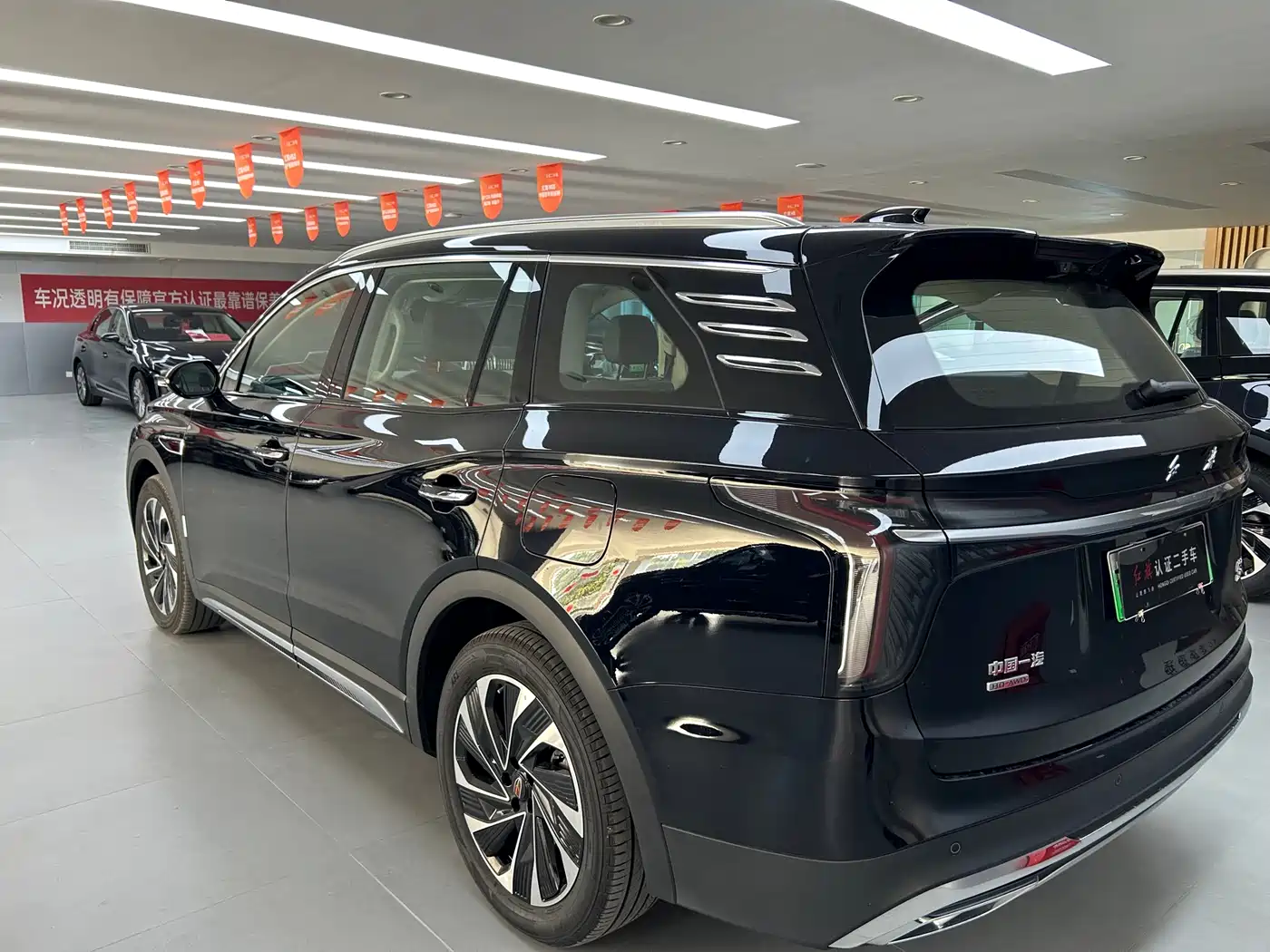 Hongqi HS7 PHEV 2024 2.0T PHEV 4WD Flagship Edition 6-seater фото 6