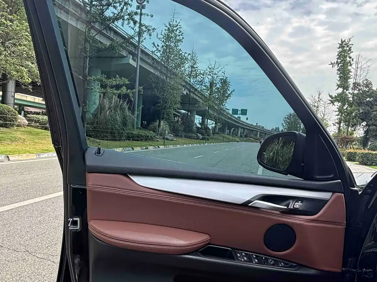 BMW X5 (Import) 2018 xDrive35i Elegant Model фото 5