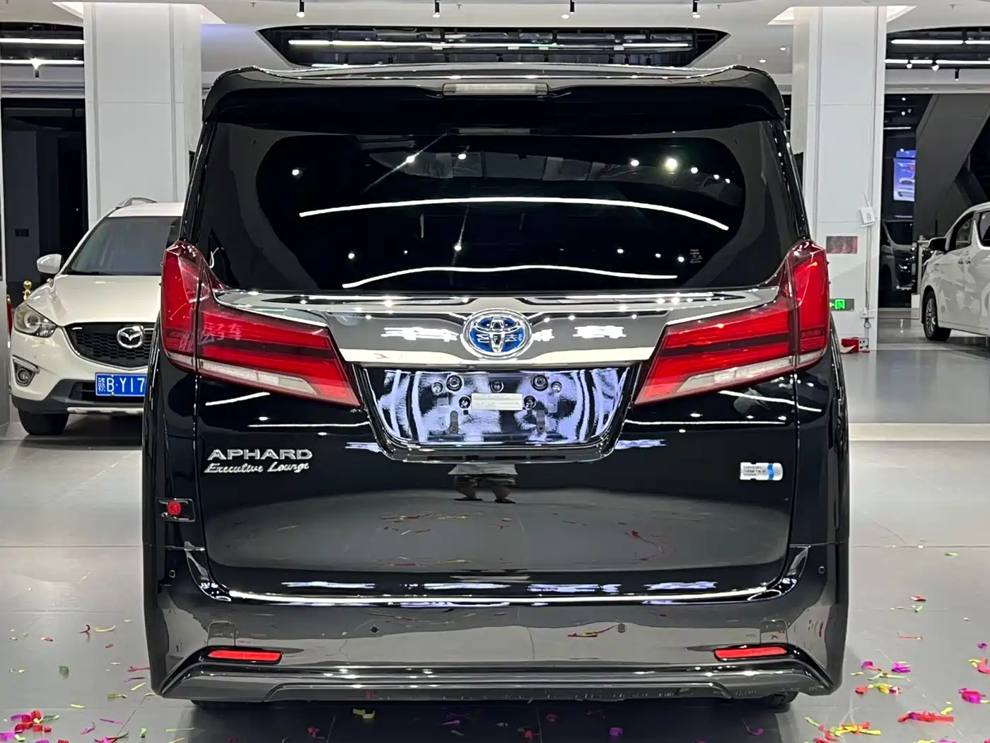 Toyota Alphard 2019 Hybrid 2.5L Premium Edition фото 5