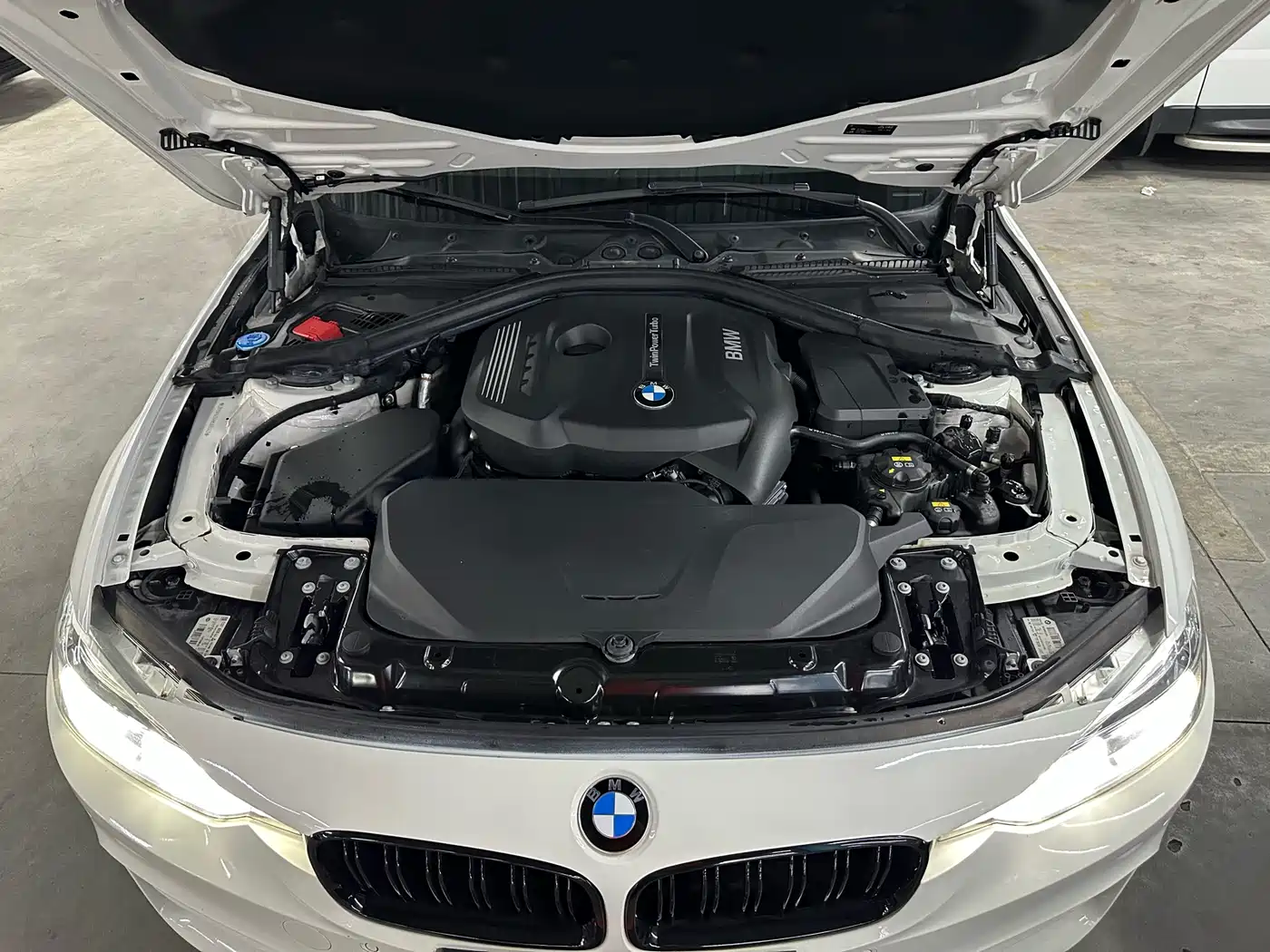 BMW 3 Series 2017 320i M Sport фото 18