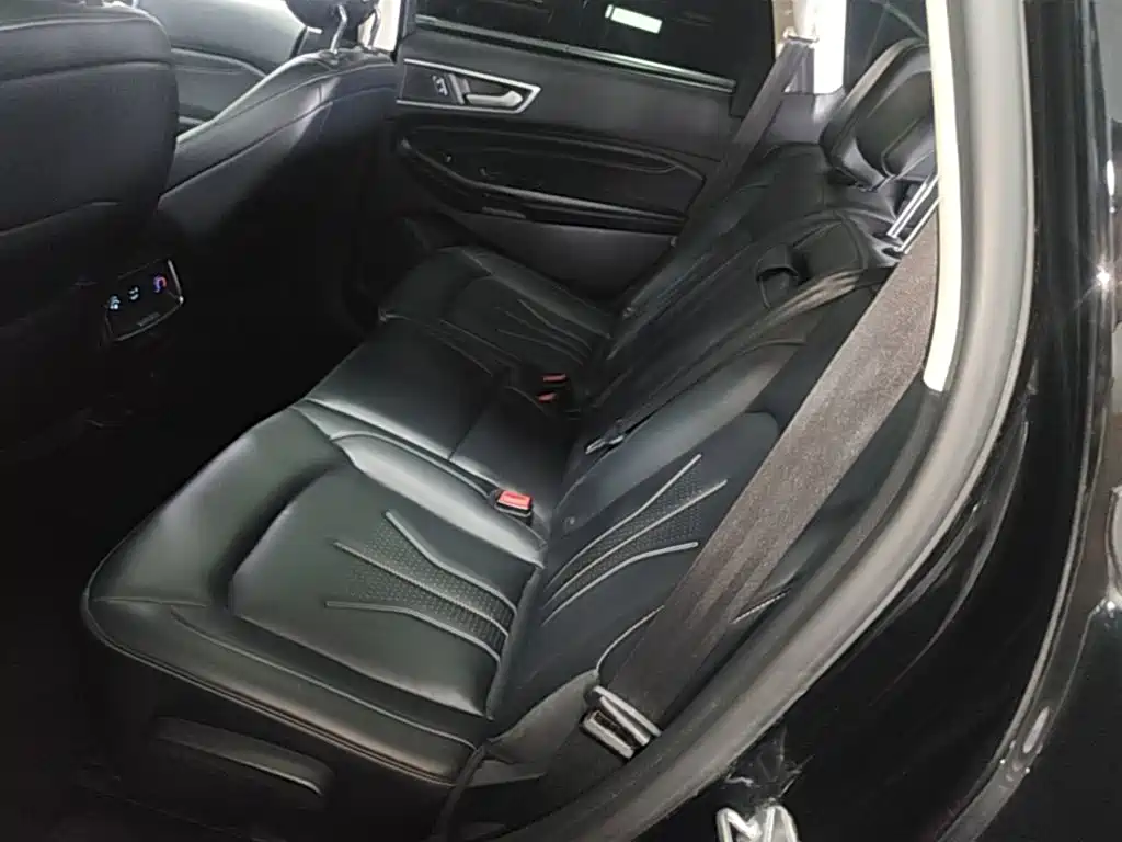 Ford Edge 2022 2021 PLUS EcoBoost 245 FWD Luxury Sharp 7-seater