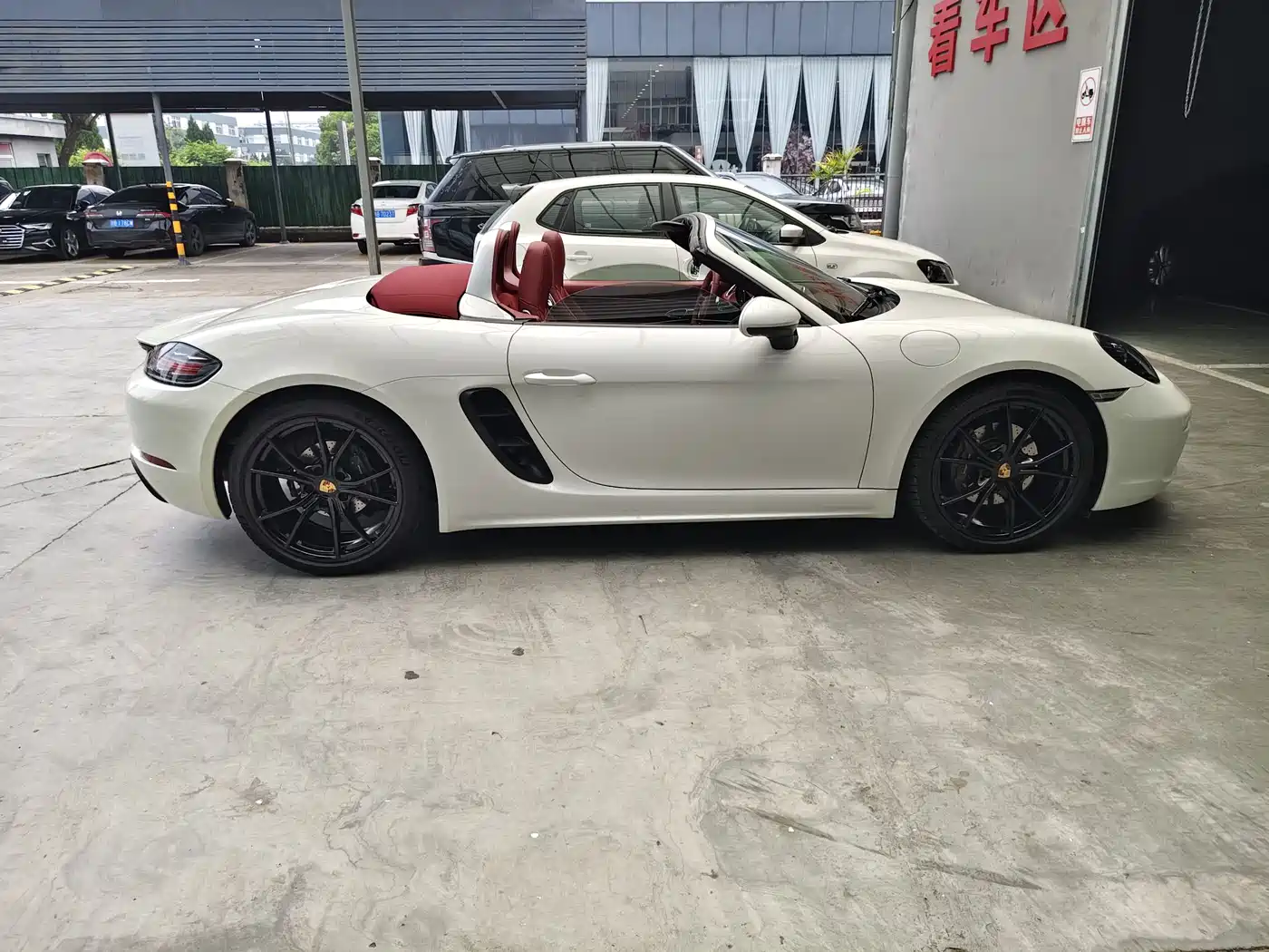 Porsche 718 2018 Boxster 2.0T фото 8