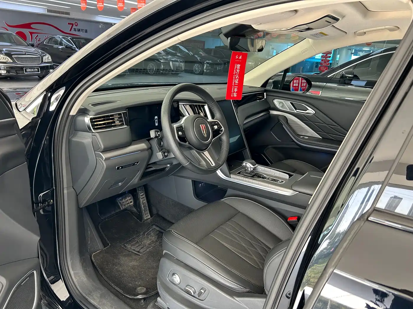Hongqi HS7 PHEV 2024 2.0T PHEV AWD Qichang Edition 7-seater фото 4