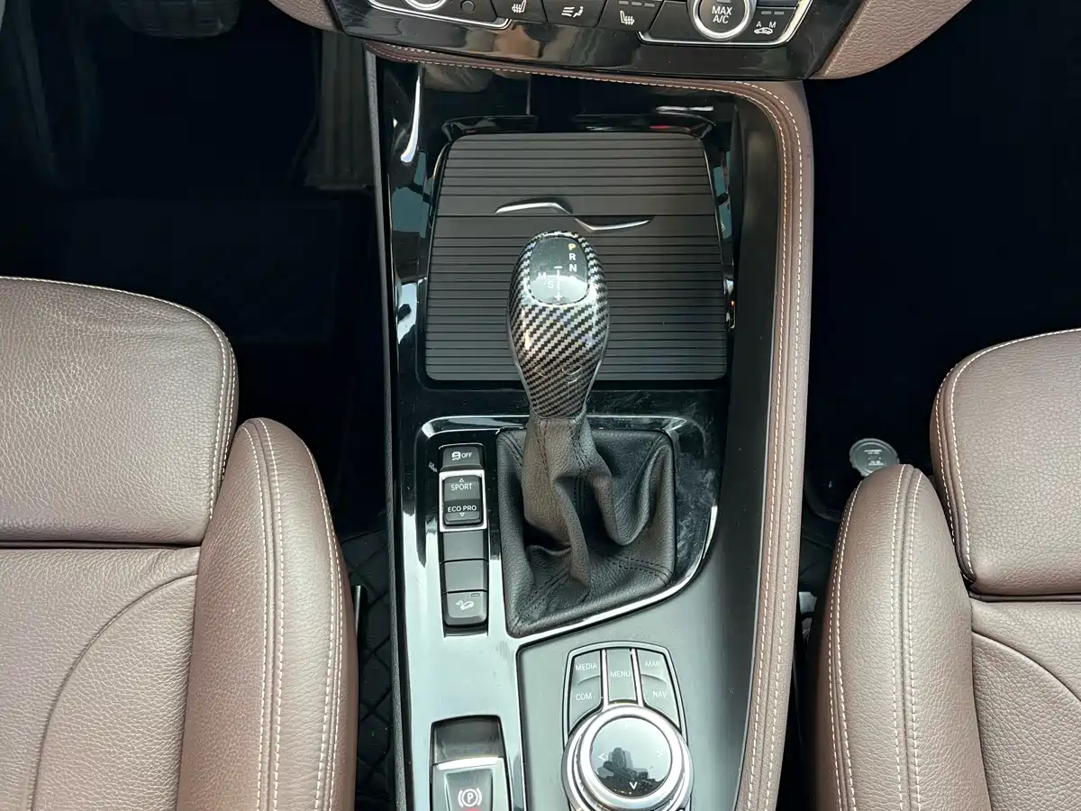 BMW X1 2018 xDrive20Li Premium Model фото 29