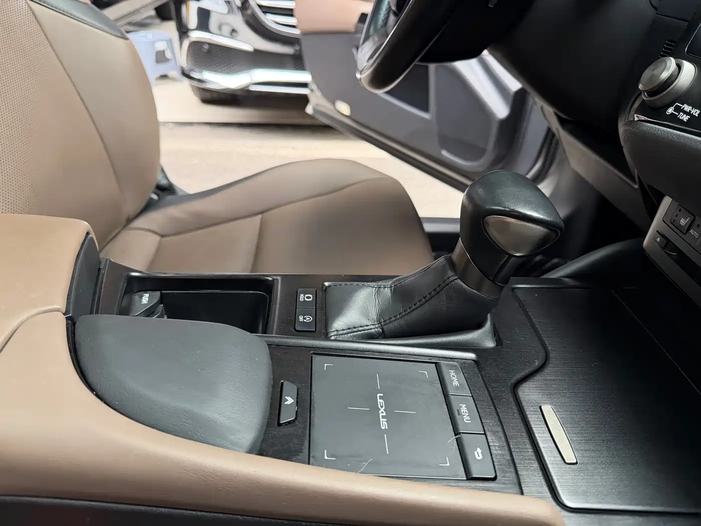Lexus ES 2021 200 Excellence Edition фото 24