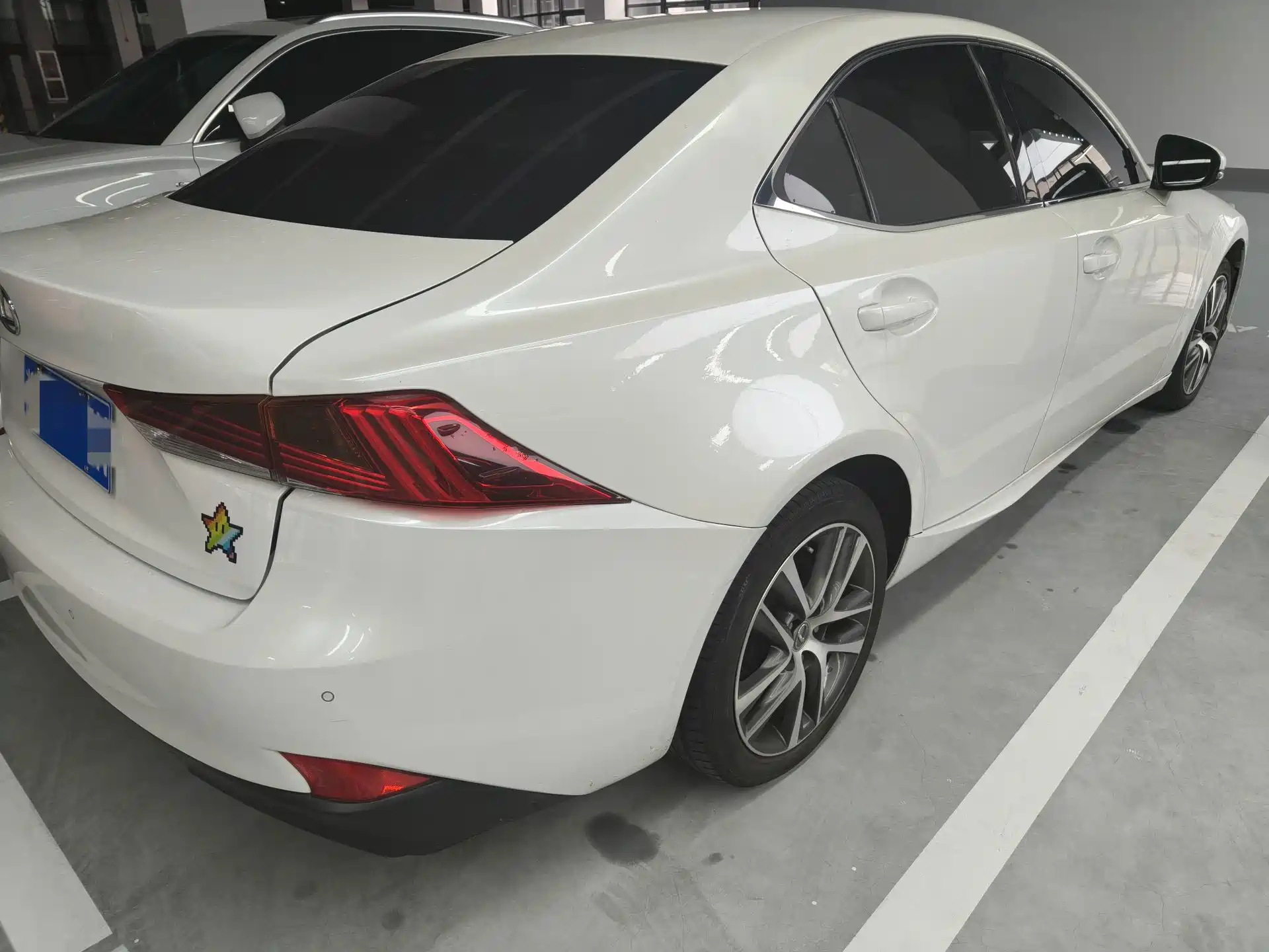 صورة 13 - Lexus IS