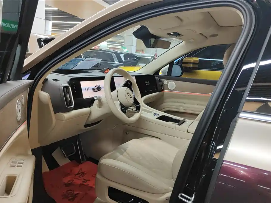 AITO Wenjie AITO M9 2024 Range Extender Max Edition 42kWh 6-seater фото 9