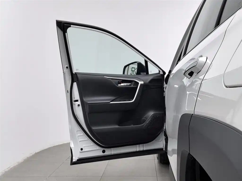 Toyota RAV4 Rongfang 2023 2.0L CVT 4WD Adventure Plus Edition фото 8