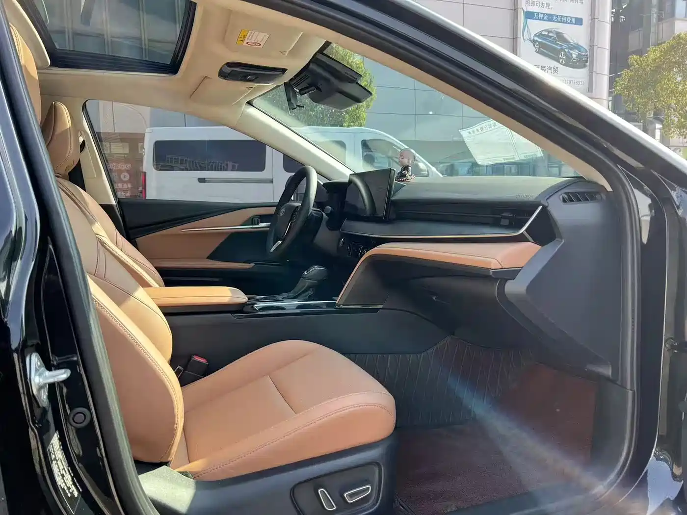 Toyota Camry 2024 Hybrid 2.0HGVP Luxury Edition фото 7