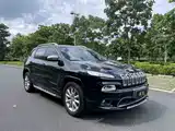 Photo 3 - Jeep Cherokee