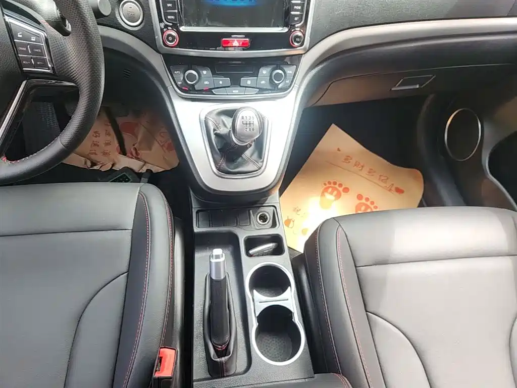 Haval M6 2019 1.5T Manual 2WD Elite Type China VI фото 14