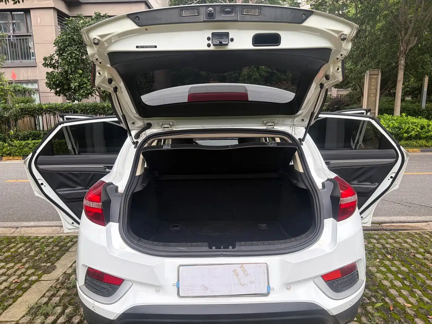 Geely Emgrand GS 2016 2016 Elegance Edition 1.3T Manual Premium