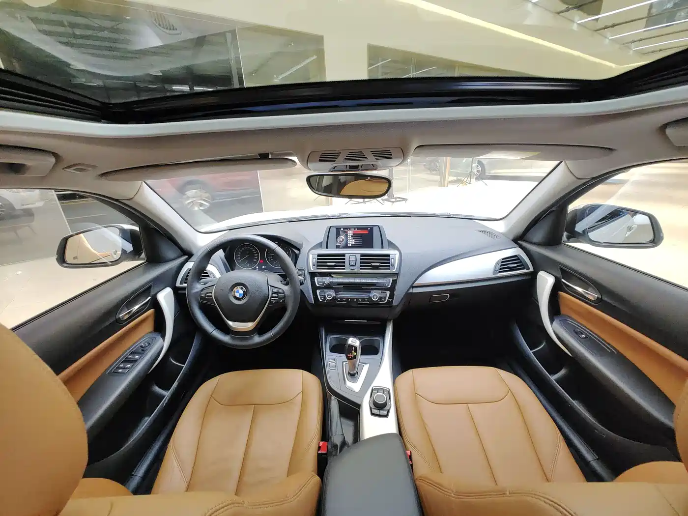 BMW 1 Series (Import) 2016 120i Leading Model фото 12