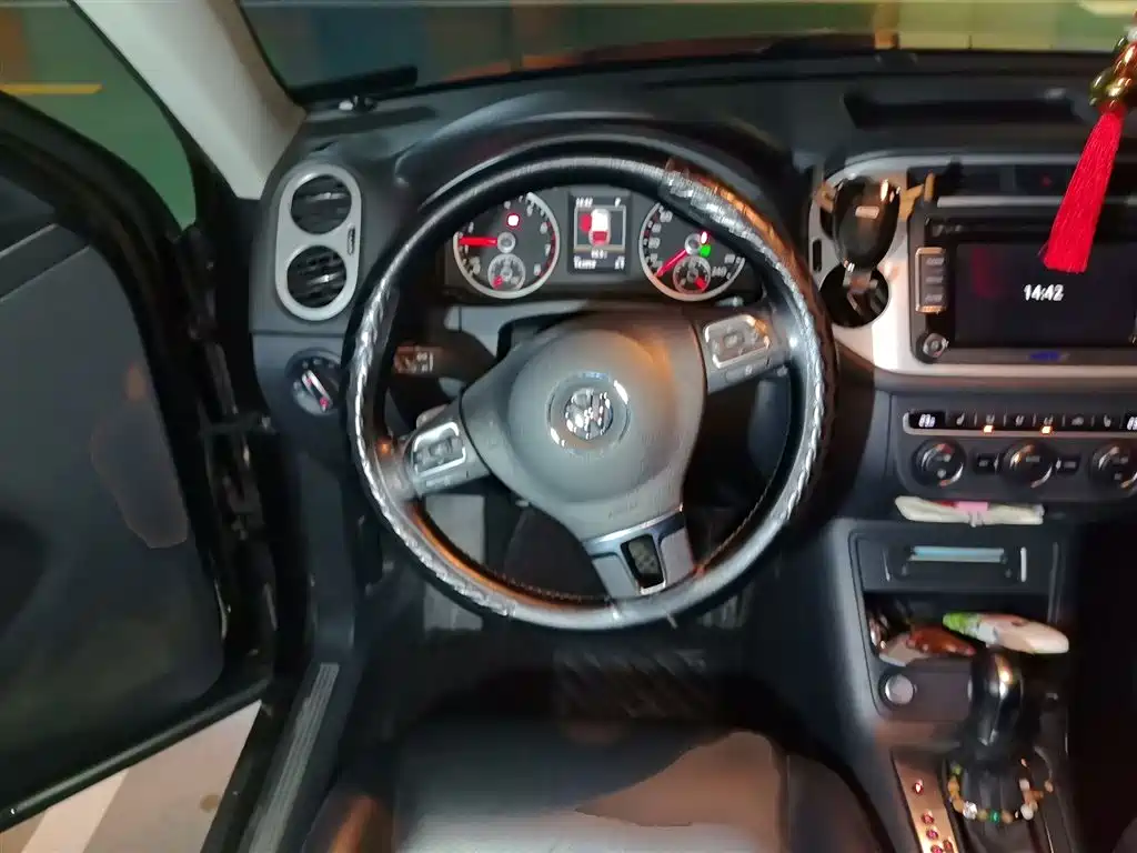 Volkswagen Tiguan 2015 1.8TSI Automatic 2WD Highline фото 3