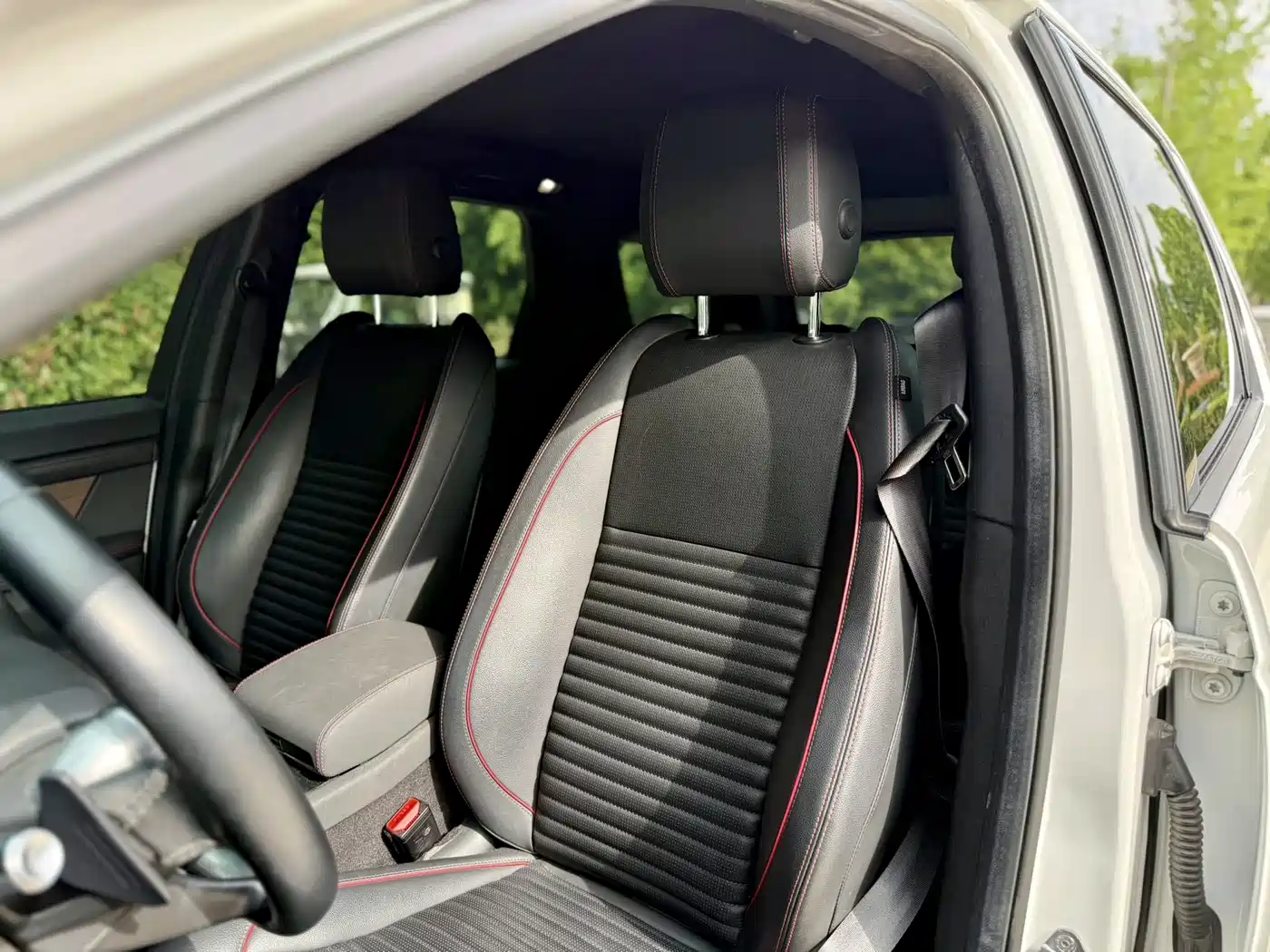 Land Rover Discovery Sport 2020 249PS R-Dynamic Performance фото 7