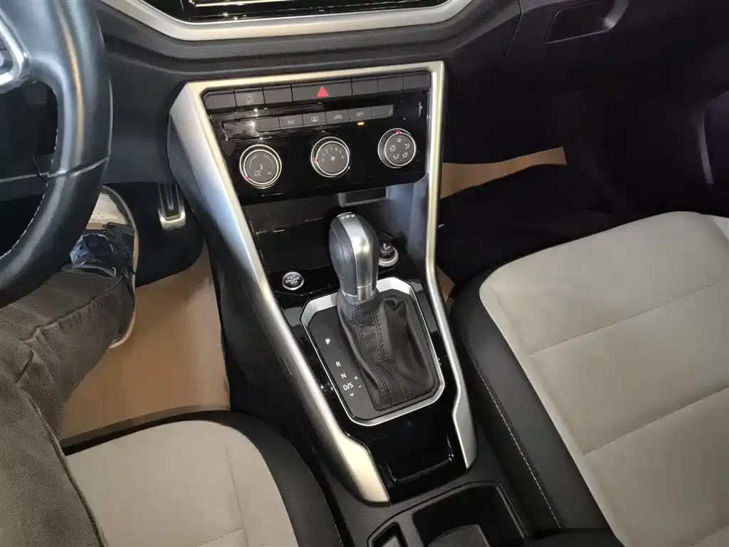Volkswagen T-ROC 2020 280TSI DSG 2WD R-Line Pro фото 10