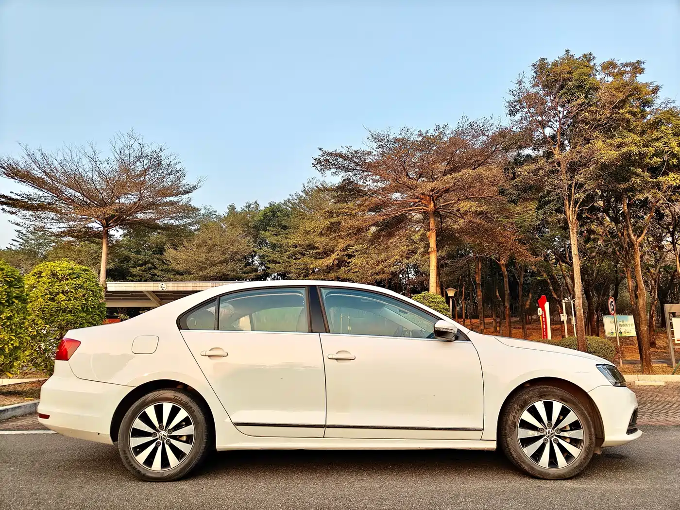 Volkswagen Sagitar 2017 230TSI Automatic Comfort фото 7