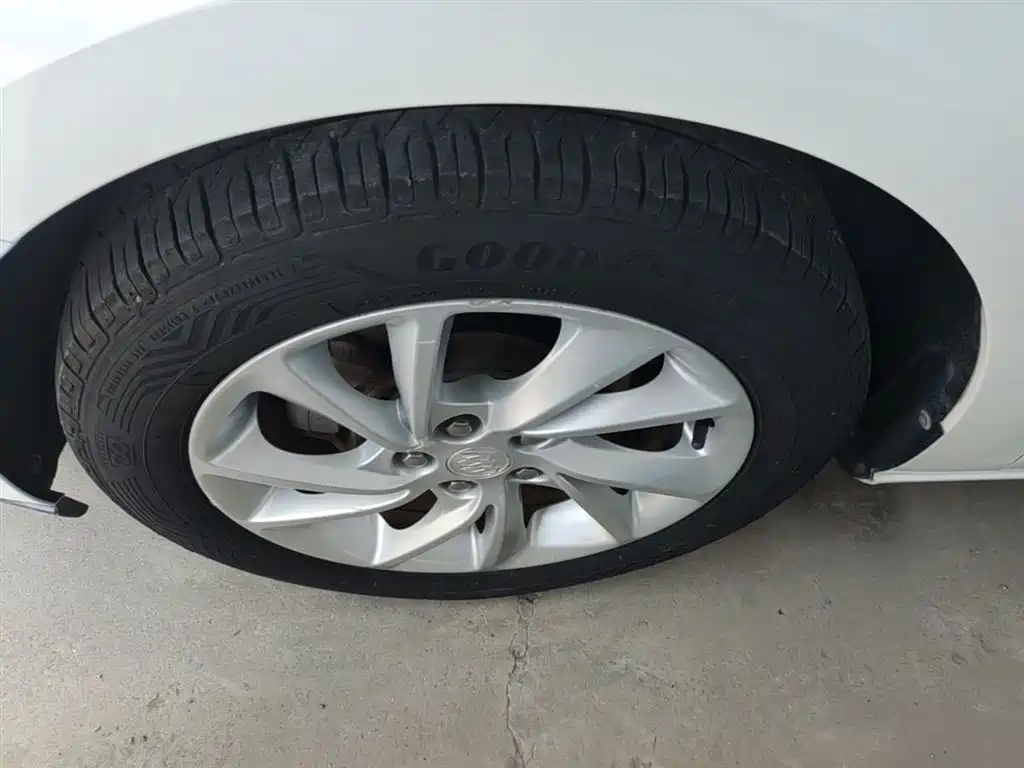Buick Verano 2016 Hatchback 15S Automatic Leading фото 23