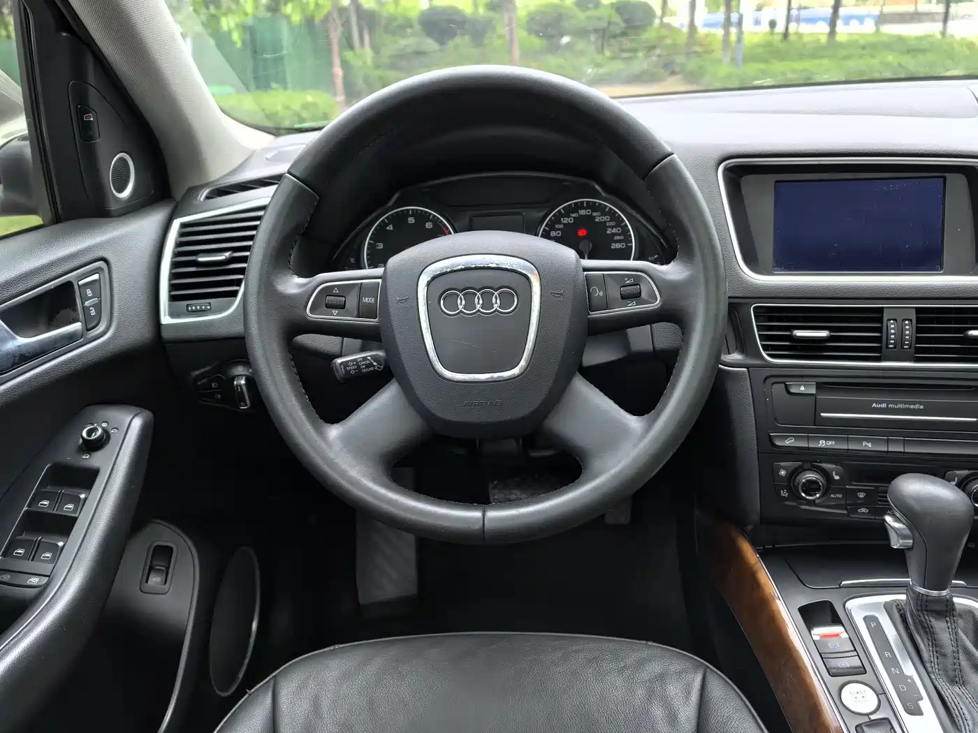 Audi Q5 2012 2.0TFSI Technology фото 9