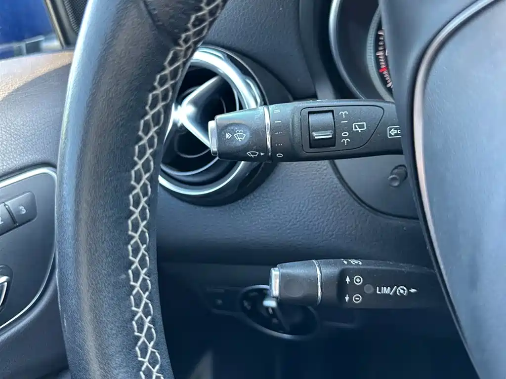 Mercedes-Benz GLA 2017 GLA 200 Fashion фото 21