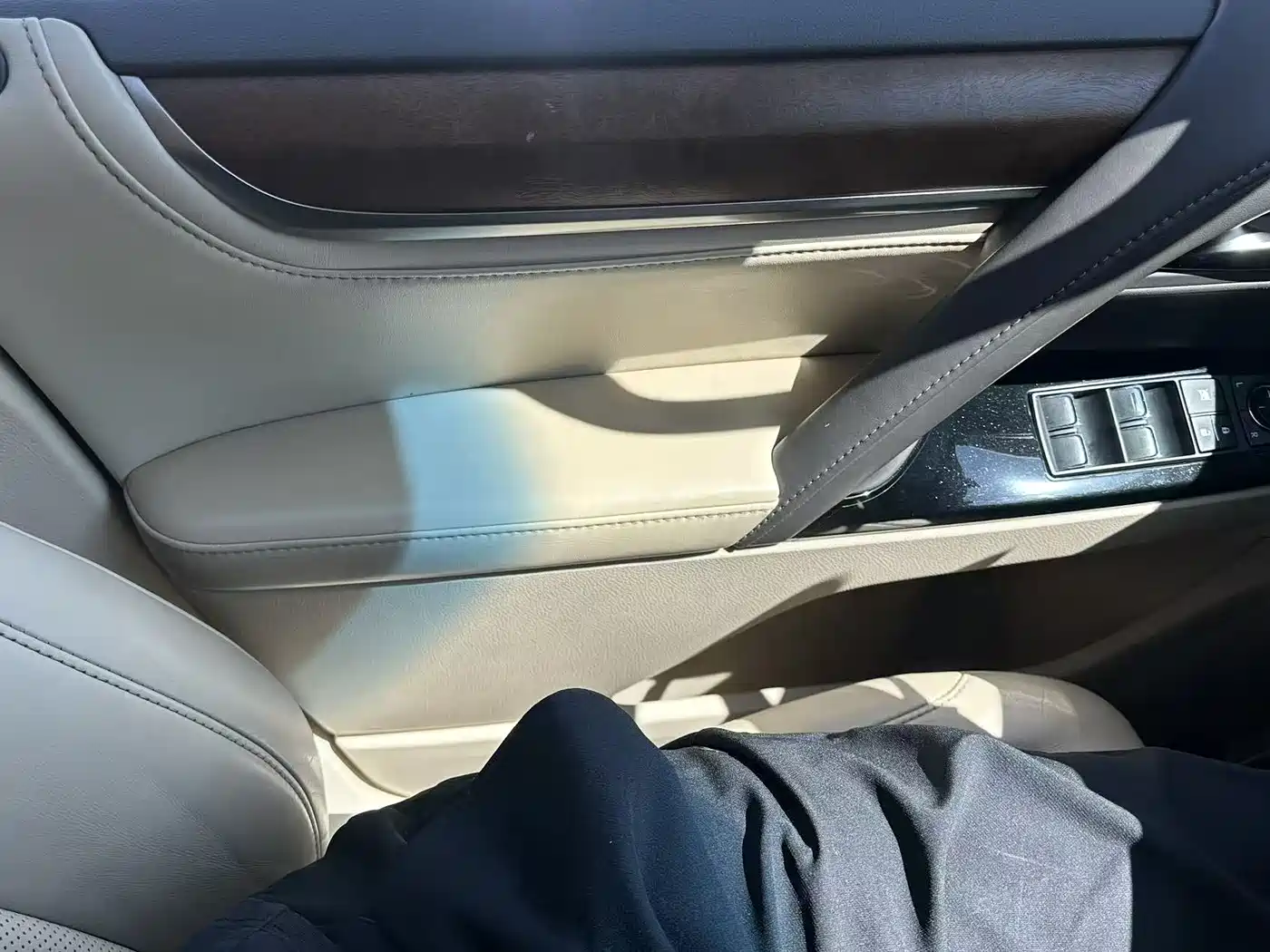 Lexus LX 2016 570 Luxury Premium Edition фото 8