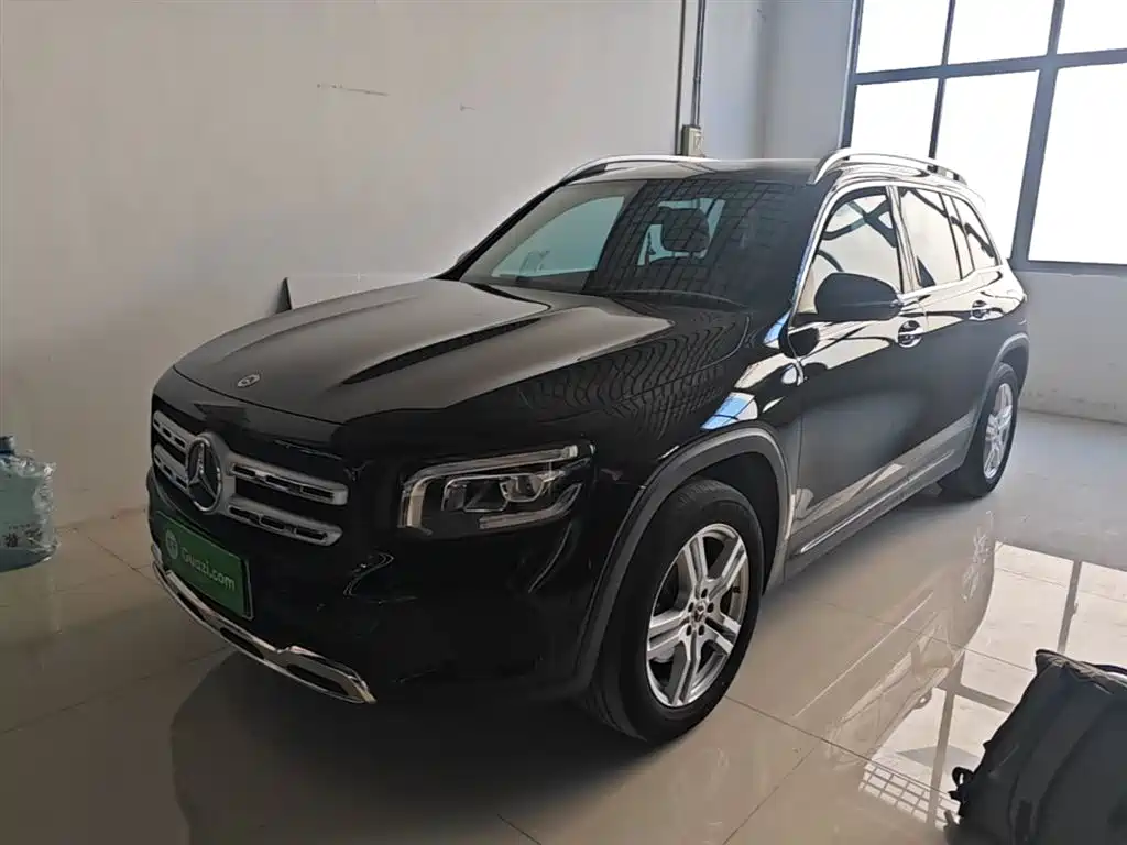 MERCEDES-BENZ GLB