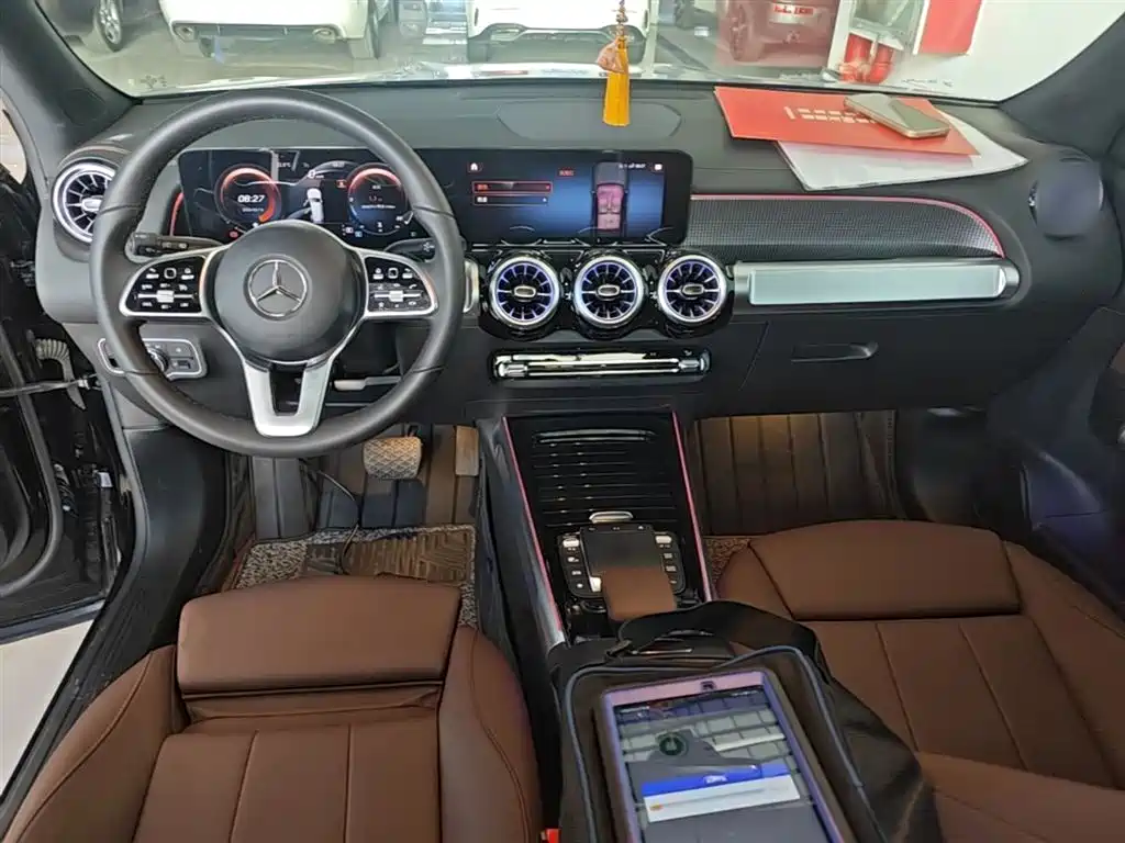 MERCEDES-BENZ GLB