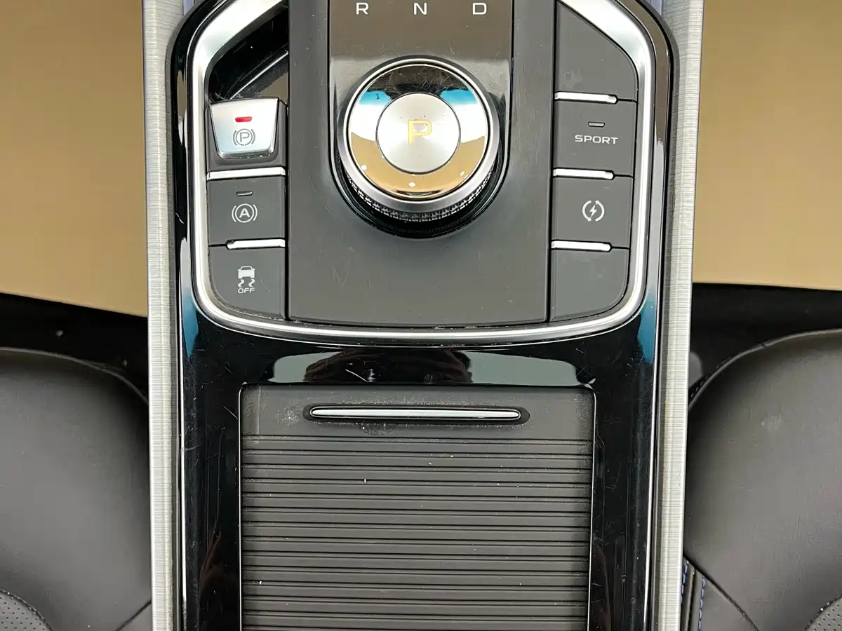 GEELY AUTOMOBILE EMGRAND GSE