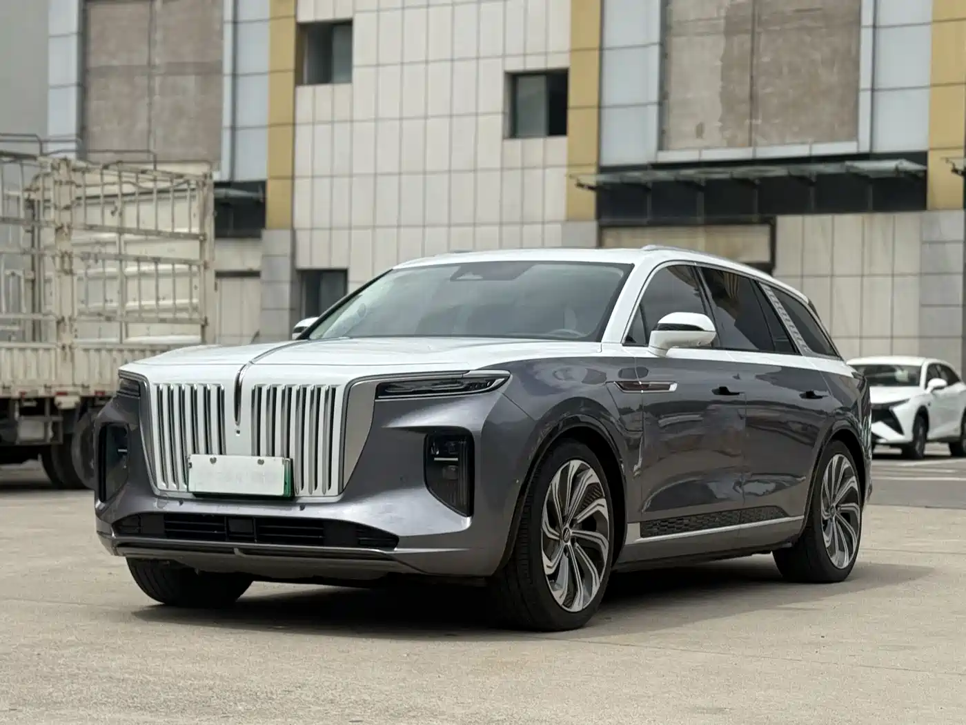 Hongqi E-HS9 2022 660km Qi Ling Edition (4-seater)