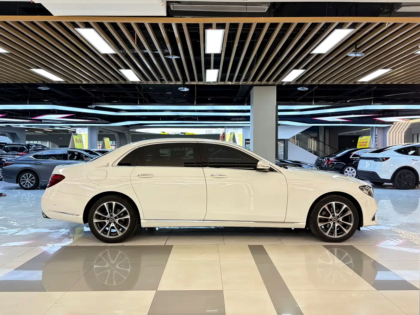 Mercedes-Benz E-Class 2016 E 200 L фото 6