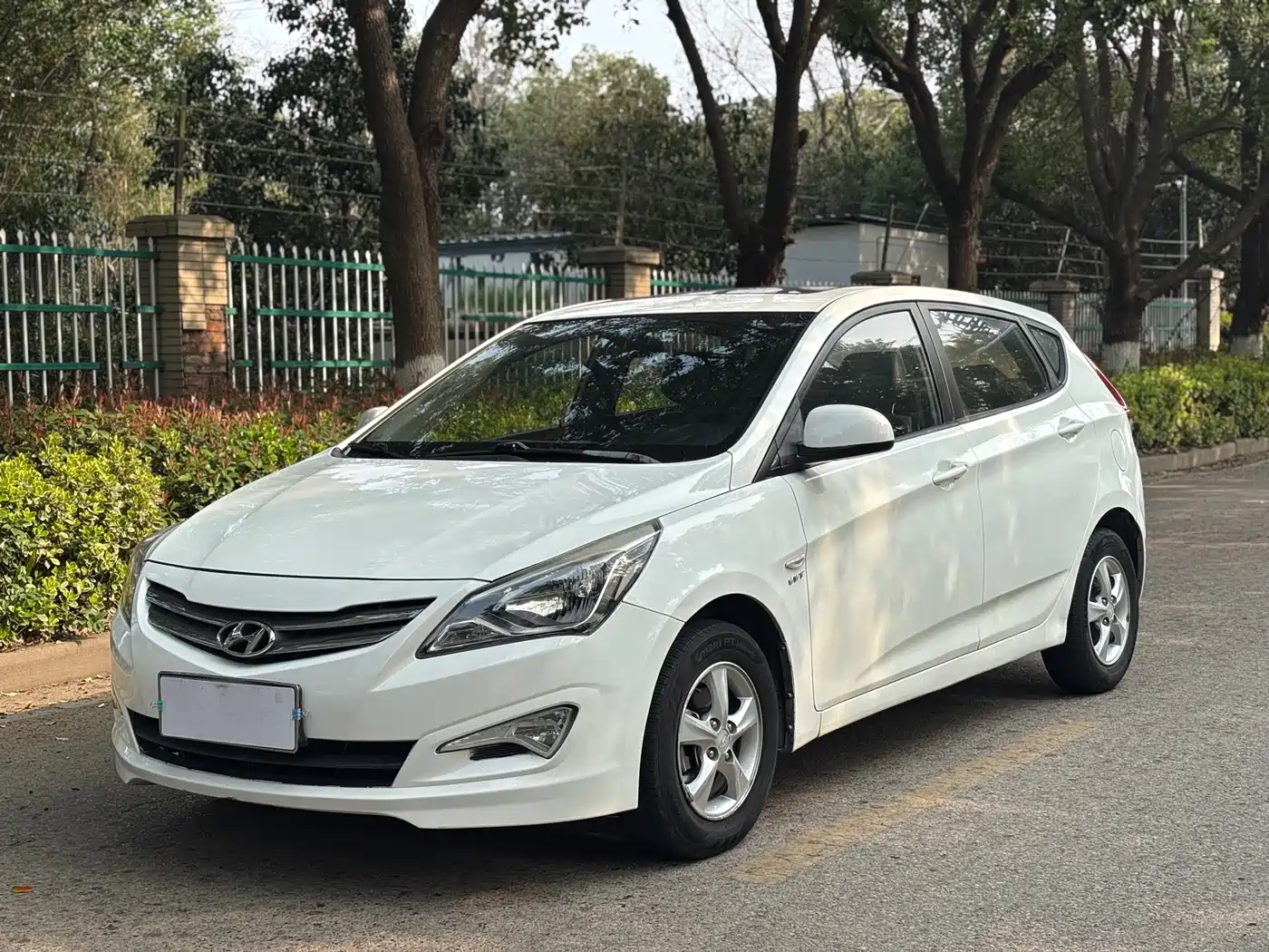 Hyundai Reina 2014 Model 1.4L Automatic GLX