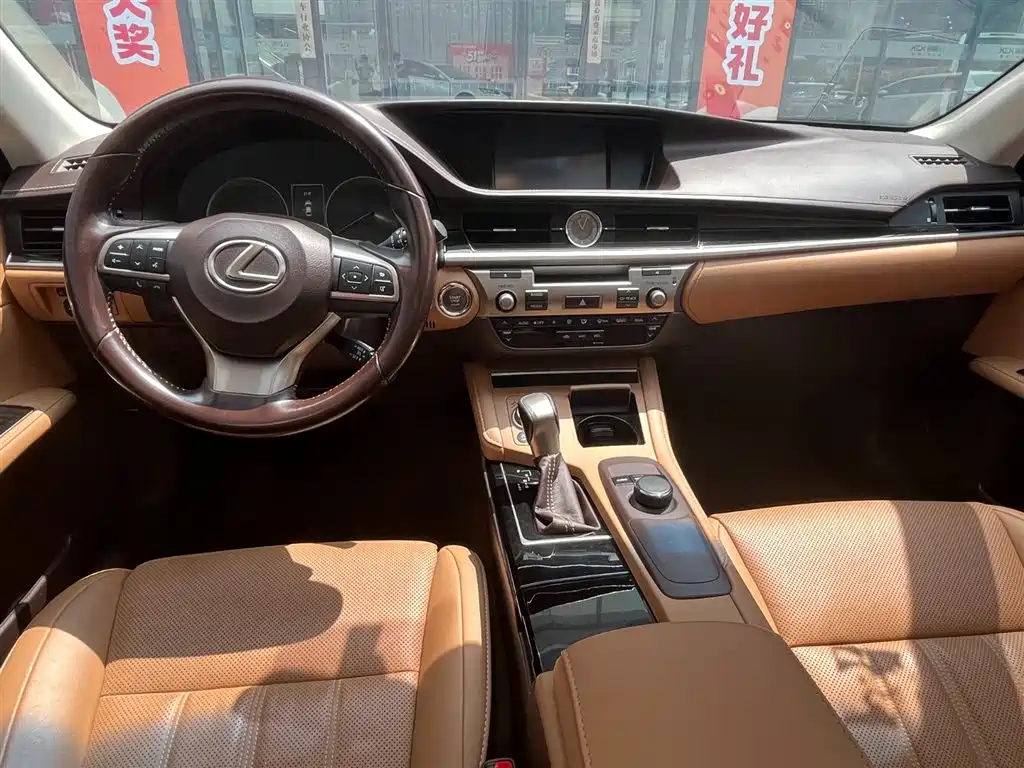 Lexus ES 2015 200 Elite Edition фото 14