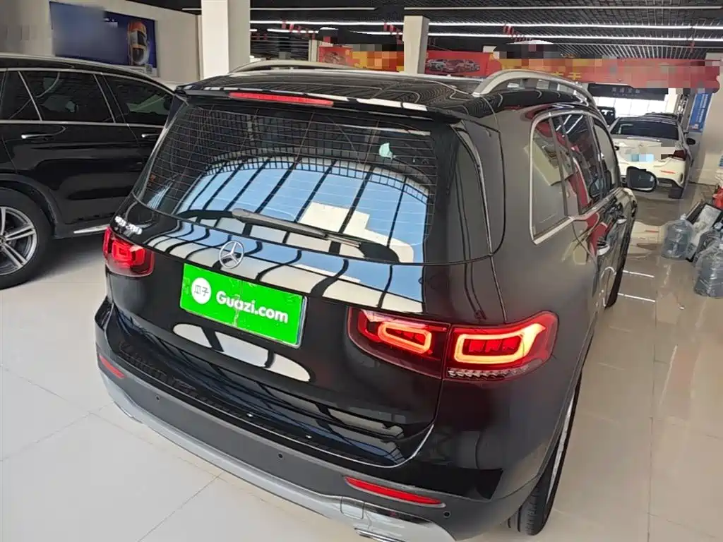 MERCEDES-BENZ GLB