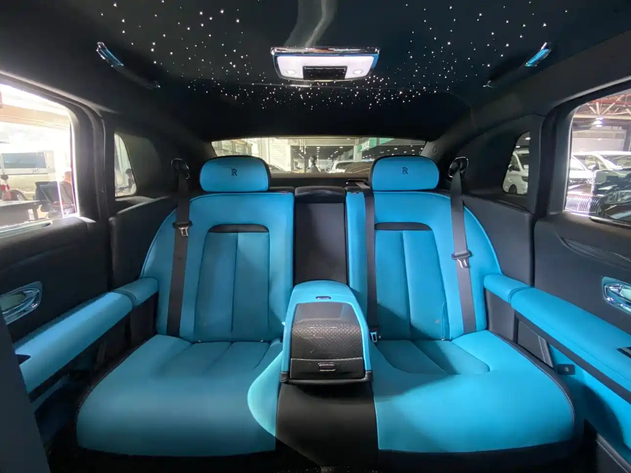 Rolls-Royce Ghost 2024 6.7T Black Badge фото 18