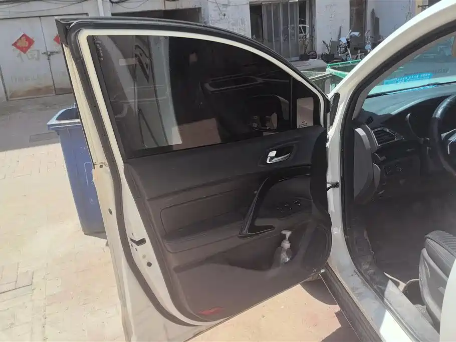 GAC Trumpchi Trumpchi GS4 2015 200T Manual Comfort Edition фото 7