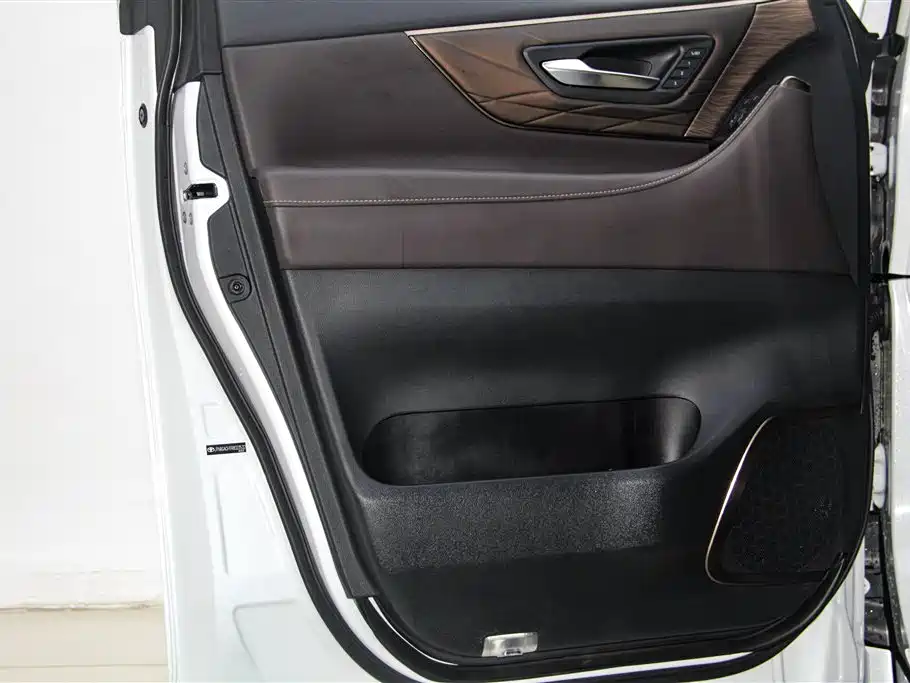 Toyota Vellfire 2024 Crown Hybrid 2.5L Executive Premium Edition фото 17