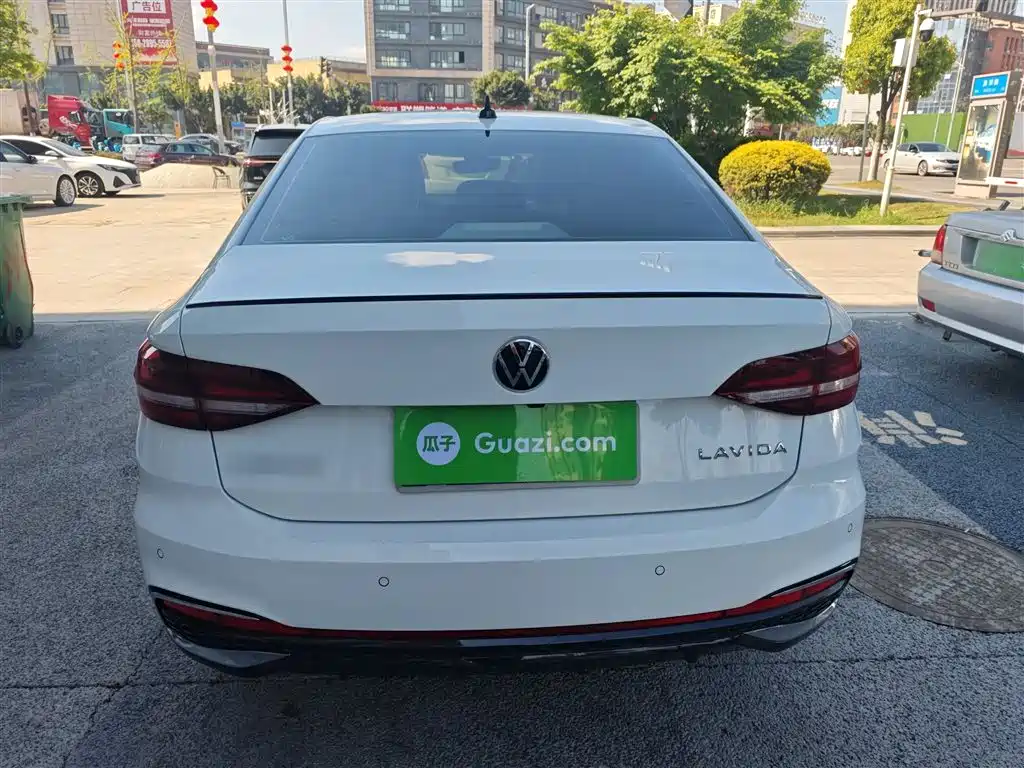 Volkswagen Lavida 2024 Model 300TSI DSG Starlight Leading Edition фото 6