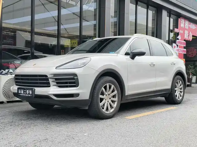 PORSCHE CAYENNE