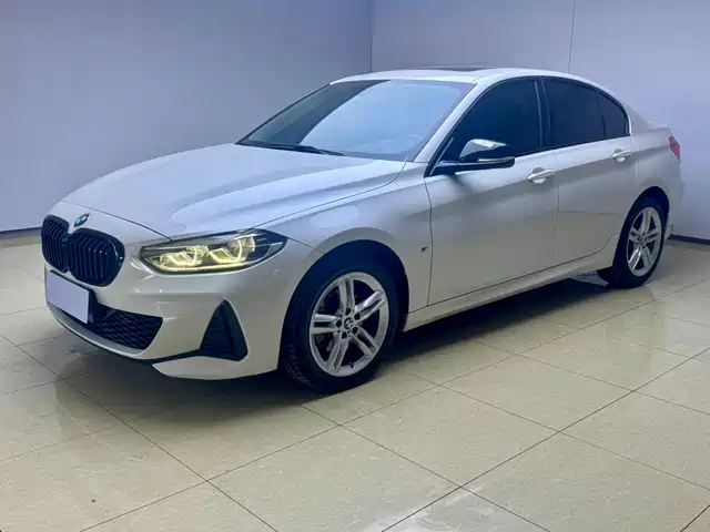 BMW 1 SERIES