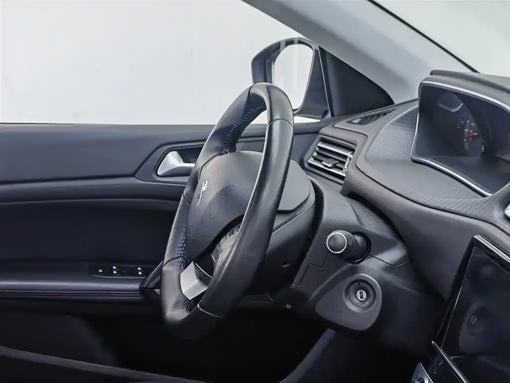 Peugeot 308 2016 1.6L Automatic Luxury фото 22