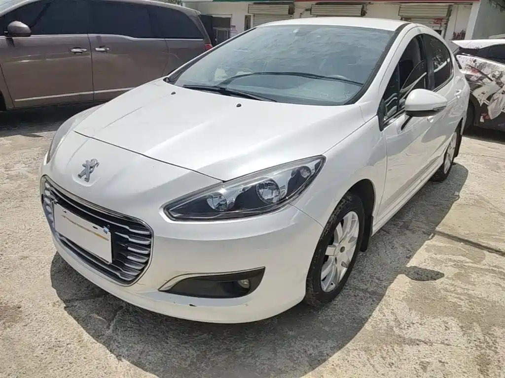 Peugeot 308 2014 Model Joy Edition Classic 1.6L Manual Superior Style фото 2