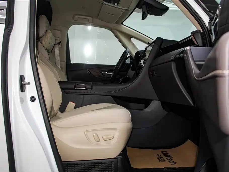 Toyota Vellfire 2024 Crown Hybrid 2.5L Executive Premium Edition фото 19