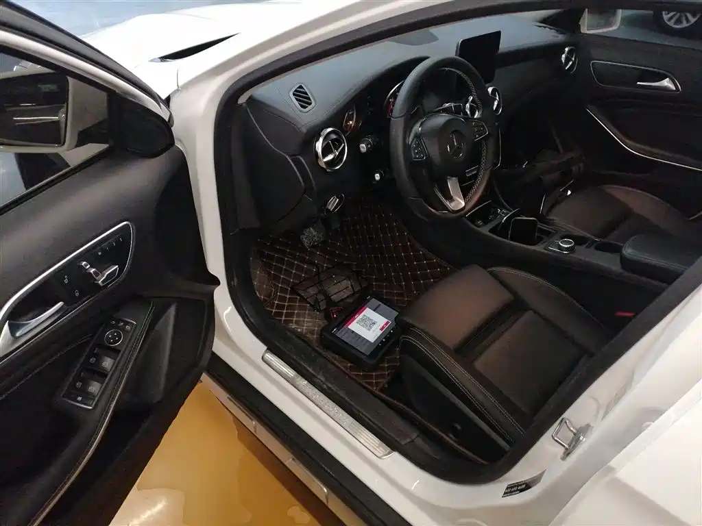 Mercedes-Benz GLA 2018 GLA 200 Fashion фото 12