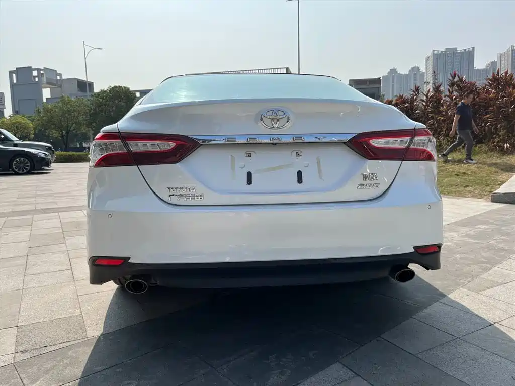 Toyota Camry 2018 2.5G Luxury Edition фото 5