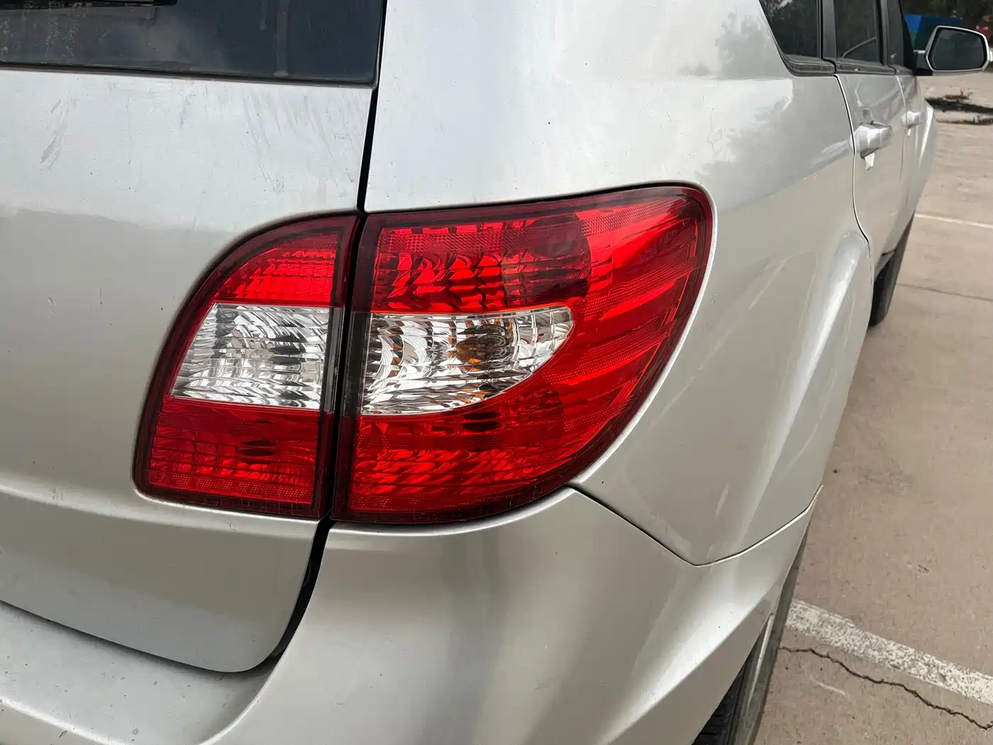 Landwind X8 2011 2011 2.4L Petrol 4X4 Luxury Edition